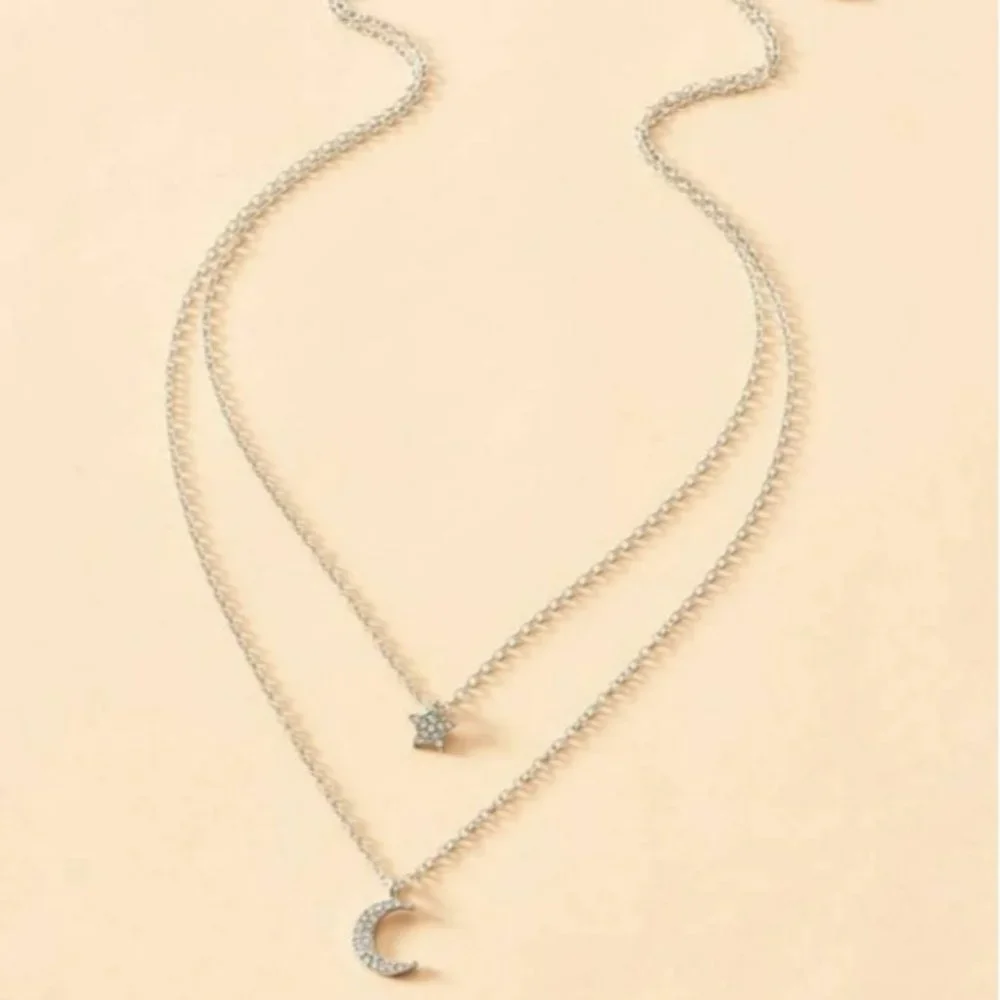 *Willie* Moon and Star Layered Necklace - Picture 4 of 4